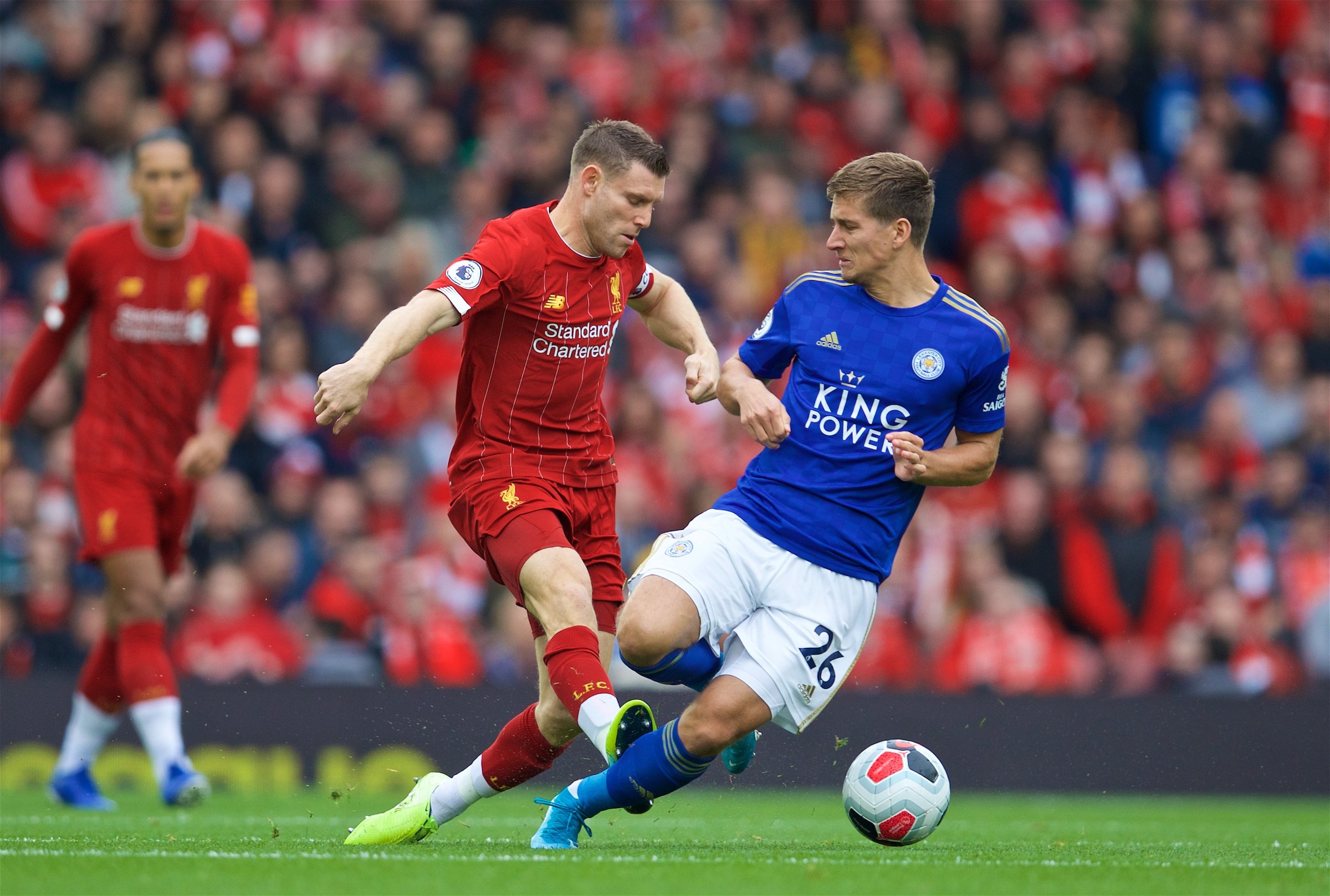 球迷衝入工體球場擁抱梅西 被依法行政拘留並禁止觀賽.